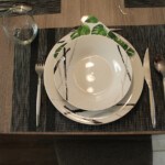 La Lun'Art - Refuge du Poète - Vue table dressée La Lun'Art - Refuge du Poète - Vue table dressée