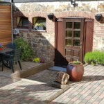 La Lun'Art - Le refuge du Poète - Vue terrasse et entrée La Lun'Art - Le refuge du Poète - Vue terrasse et entrée